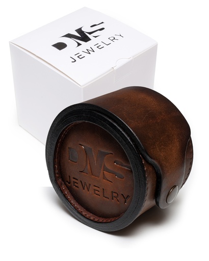 Watch case in genuine leather